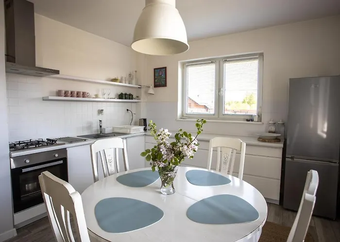 Dom Nad Jeziorem W Borzechowie *