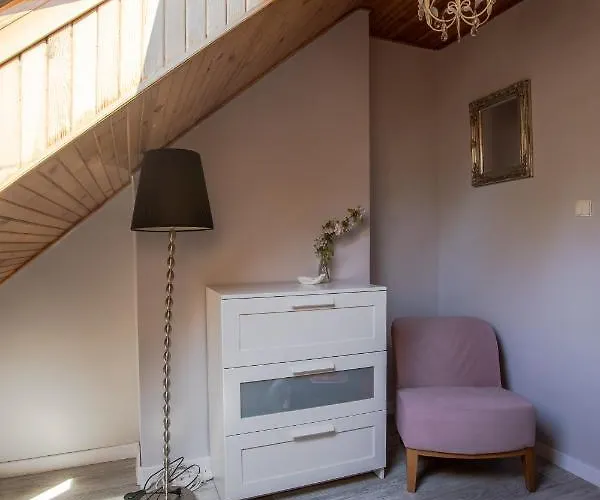 Dom Nad Jeziorem W Borzechowie Semesterbostad