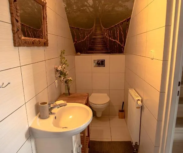 Semesterbostad Dom Nad Jeziorem W Borzechowie *